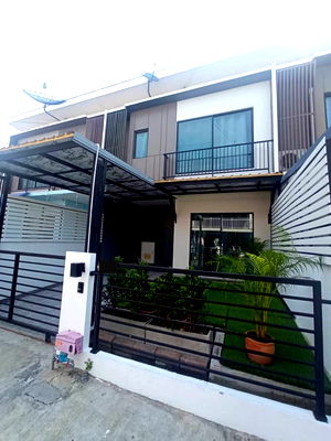Townhouses for rent Bang Plee Samut Prakarn : 2-story townhouse in The Connect Suvarnabhumi 3, Soi Kingkaew 37. Beautiful house, good condition, ready to move in