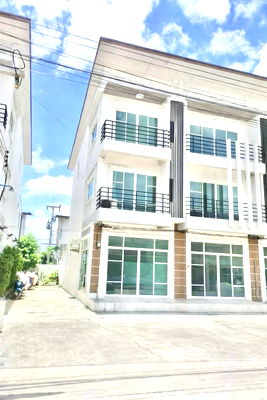 เช่าอาคารพาณิชย์ นิคมสินสาคร : ให้เช่าเดอะมิราเคิล พลัส เศรษฐกิจ-คลองครุ (The Miracle Plus Setthakit-Klongkru) ซอยวัดศรีเมือง ต.ท่าทราย อ.เมืองสมุทรสาคร