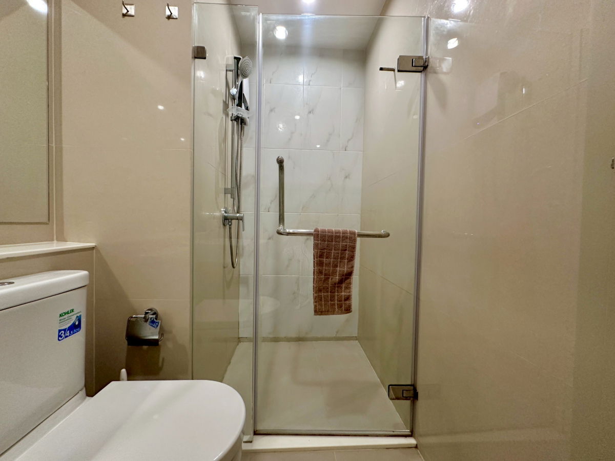 รูป คอนโดโซนเอราวัณ | ติดรถไฟฟ้า 0 เมตร | ห้องสวย | ชั้นสูง | ส่วนกลางครบครัน - รูปที่ 28/34