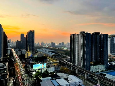 ขายคอนโด : 🏢 (ขาย) Penthouse ใจกลางอโศก ✨วิว Panoramic   ❤️💙 My Resort Bangkok 🚅 350 ม. MRT เพชรบุรี  💰 ราคาเพียง 18.80 ล้านบาท