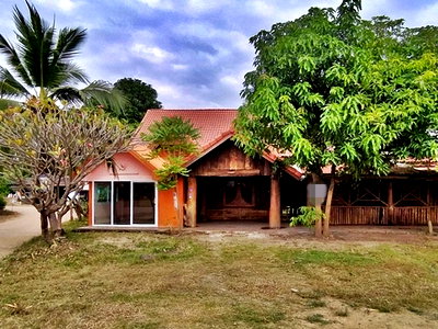 Houses for sale : FOR SALE  HOUSE PROPERTY  700000 BAHT.