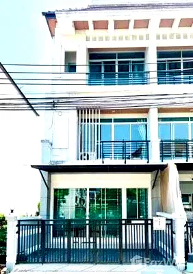 Townhouses for rent Bangkok : 3 Bedroom Townhouse for rent in Nong Bon, Bangkok  6055174