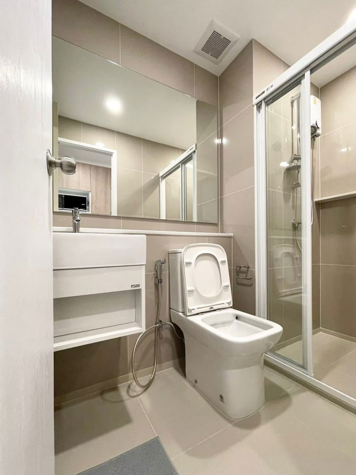 รูป 🟢ห้องสวย!! พร้อมเข้าอยู่!! 🟢เดนิม จตุจักร ใกล้ MRT จตุจักร, BTS หมอชิต สอบถาม📱ADD LINE @572aurac แอดมินตอบไว✨ - รูปที่ 7/10