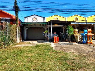 Shophouses for sale Phu Rua Loei : FOR SALE  COMMERCIAL BUILDING PROPERTY  650000 BAHT.