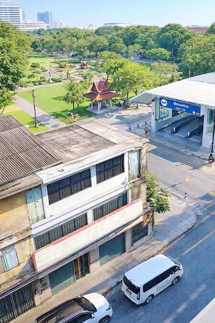 รูป สวนรมณีนาถ 150ม. MRTสามยอด 650ม.แยกเรือนจำ ดิโอลด์สยาม ไชน่าเวิลด์ 1 กม. อาคาร 3ชั้น 2 คูหา หน้าหลัง 3นอน 3น้ำ ตลาดสำเพ็ง 500 ม. 40ตร.ว. - รูปที่ 1/8