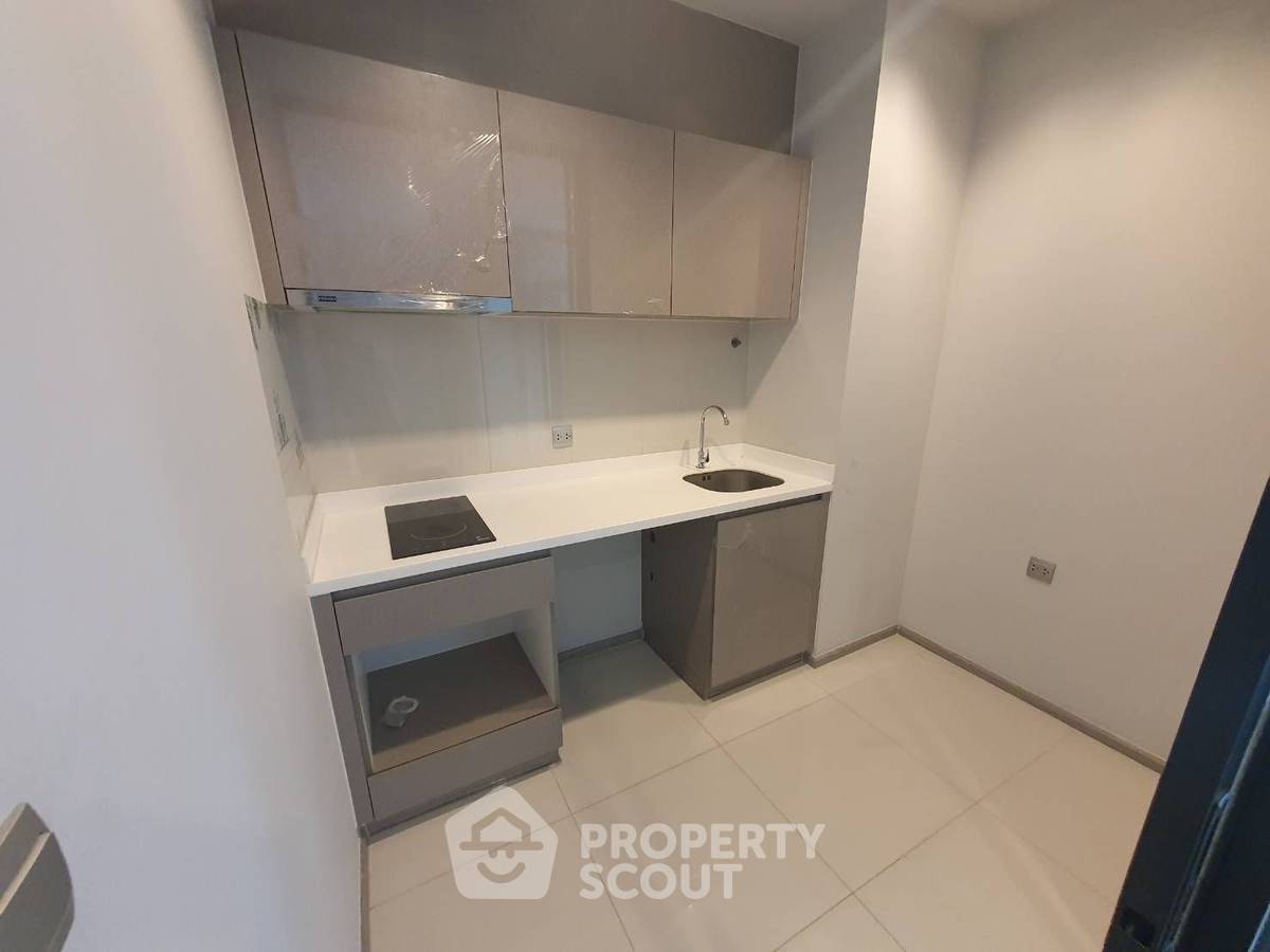 picture 1-BR 36 Sqm, 23rd-Floor Condo At Life Asoke - Rama 9, 300m To MRT Phra Ram 9 (ID 1785941) - 3/11