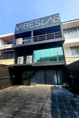 เช่าทาวน์โฮม การท่าเรือแห่งประเทศไทย : ให้เช่า อารีทาวน์เฮ้าส์ สุขุมวิท 26 ซอยสุขุมวิท 26 แขวงคลองตัน เขตคลองเตย ใกล้BTSพร้อมพงษ์