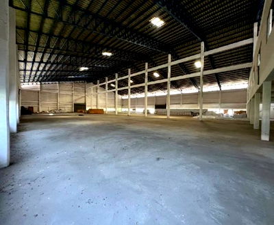 เช่าโรงงาน สมุทรปราการ : ให้เช่าโกดังพร้อมสำนักงาน / พื้นที่ใช้สอยโกดัง 3,735 ตารางเมตร บนที่ดิน 3 ไร่ / ทำเล ป้อมพระจุล สมุทรปราการ  / รถเทรลเลอร์เข้าออกได้