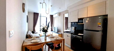 Condos for rent : Condo for rent at Park 24 Type 2 bed, near shopping malls and Phrom Phong BTS station. Shuttle service available every 15-30 minutes.