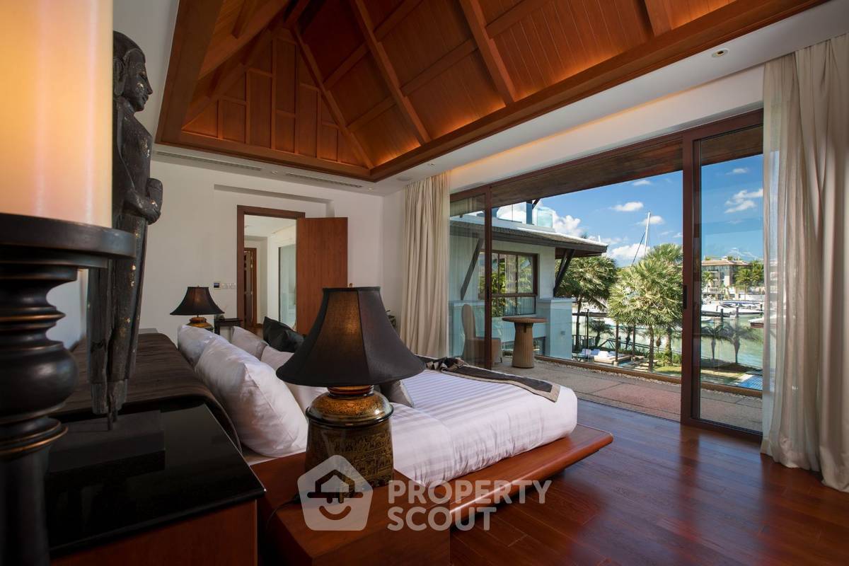รูป วิลล่า 5 ห้องนอนที่รอยัลภูเก็ตมารีน่า  ชีวิตริมน้ำที่หรูหรา  ท่าจอดเรือที่ปล่อยคาร์บอนเป็นกลางแห่งแรกและแห่งเดียวในเอเชีย (ID 1164311) - รูปที่ 21/31