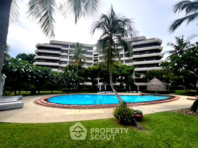 Condos for rent Central Plaza Chaengwattana : 3-BR Top-Floor Condo at Royal Garden Tower (Anantara) (ID 2109362)