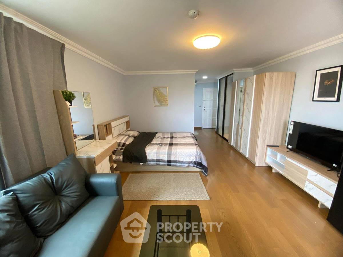 picture Studio Condo at Sunshine Condominium in Bang Na Nuea (ID 2180096) - 3/12