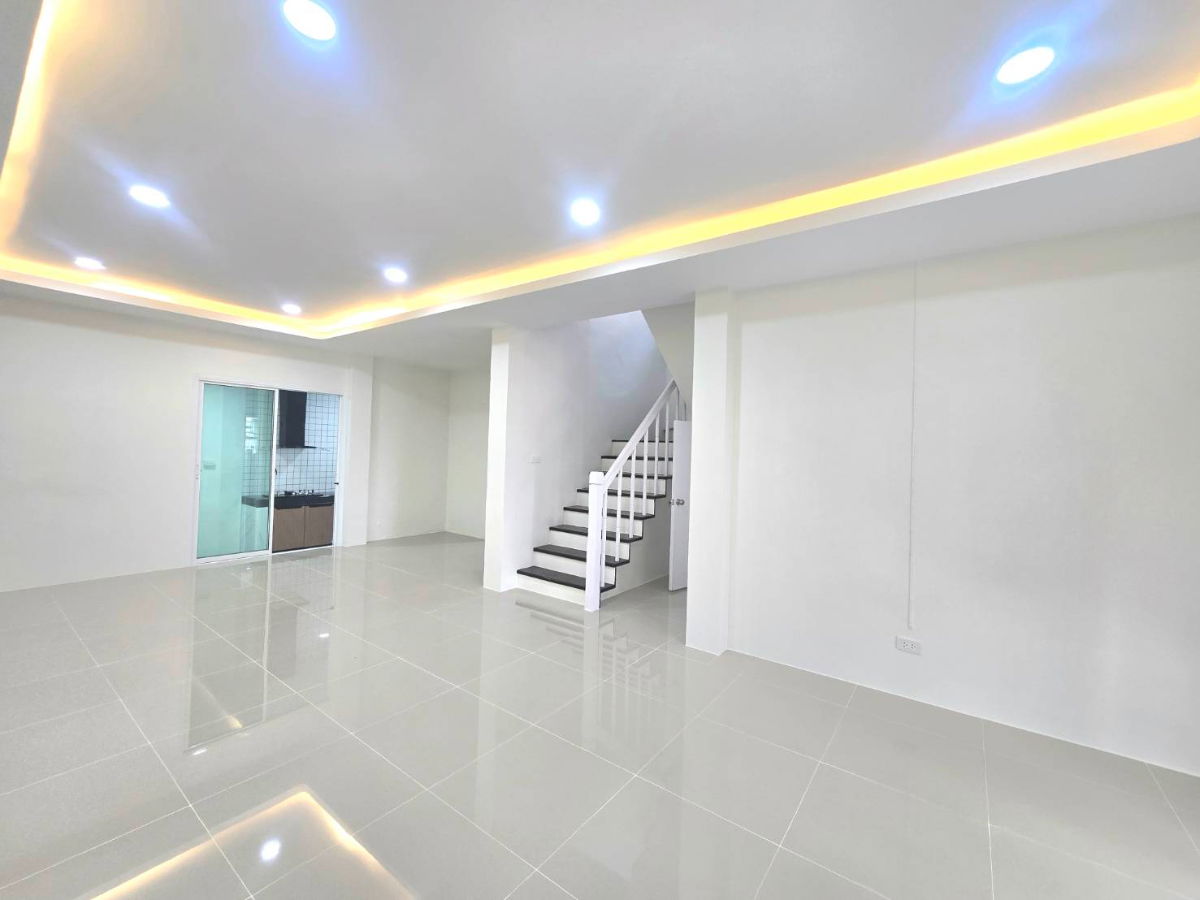 รูป บ้านแฝดบุรีรมย์ รังสิต-คลอง4 ติดถนนใหญ่ ใกล้รถไฟฟ้า บรรยากาศดี ร่มรื่น เป็นส่วนตัว ทำเลศักยภาพ ถนนลาดสวาย ลำลูกกา ปทุมธานี - รูปที่ 14/36