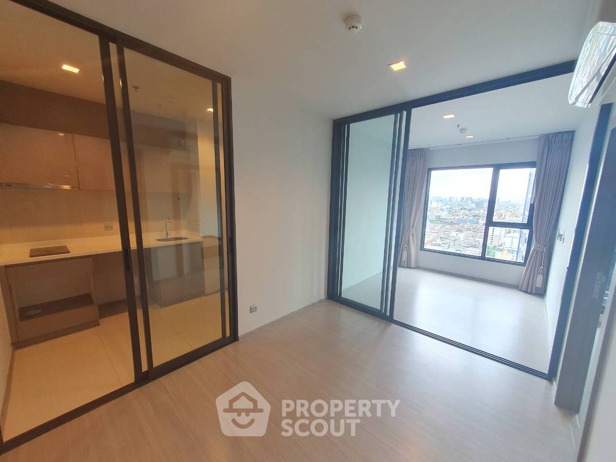 picture 1-BR 36 Sqm, 23rd-Floor Condo At Life Asoke - Rama 9, 300m To MRT Phra Ram 9 (ID 1785941) - 2/11
