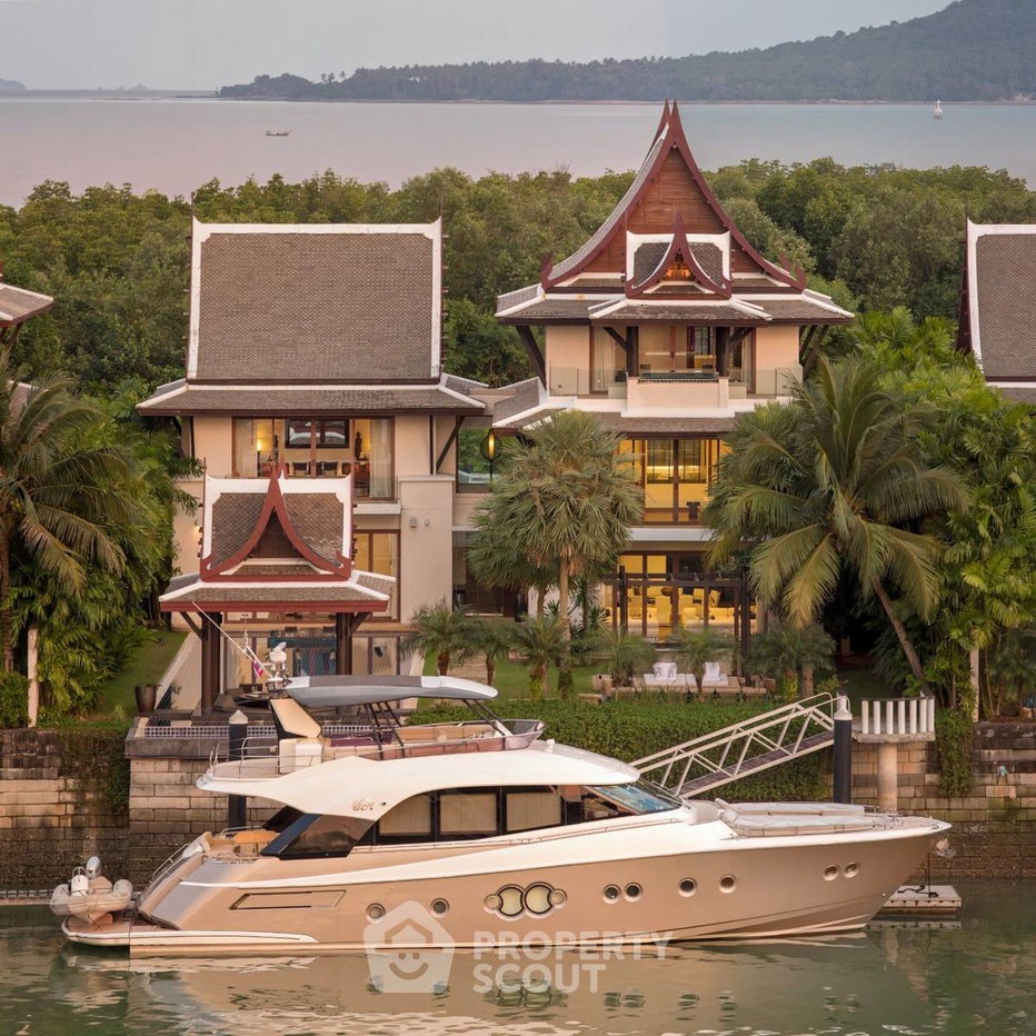 รูป วิลล่า 5 ห้องนอนที่รอยัลภูเก็ตมารีน่า  ชีวิตริมน้ำที่หรูหรา  ท่าจอดเรือที่ปล่อยคาร์บอนเป็นกลางแห่งแรกและแห่งเดียวในเอเชีย (ID 1164311) - รูปที่ 8/31