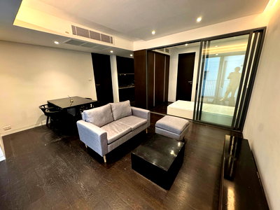 Condos for sale : SK062/sale Siamese Gioia Sukhumvit 31, newly renovated room. Heart of Phrom Phong Ready to move in immediately