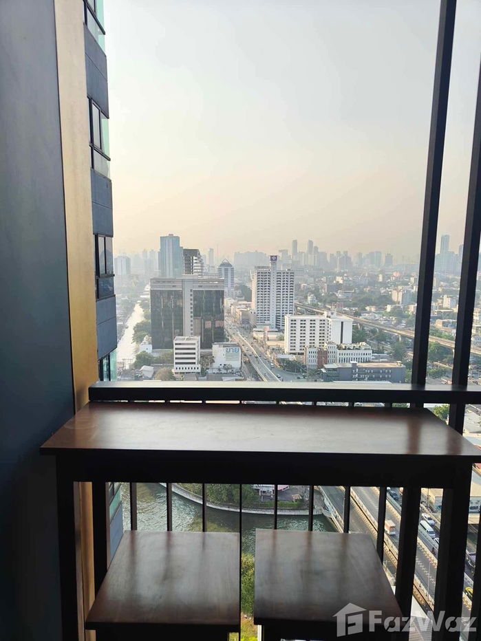 รูป Corner Unit Condo at The Tree Sukhumvit 71-Ekkamai – 300m to 5353815 - รูปที่ 13/14