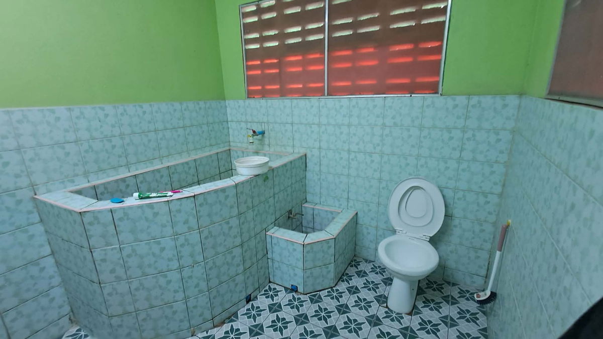 รูป โปรโมชั่นต้อนรับปี 2569!! บ้าน 2 หลังบางน้ำเปรี้ยวให้เช่ารายเดือนราคาเพียง 5,000 บาทต่อเดือน - รูปที่ 6/34