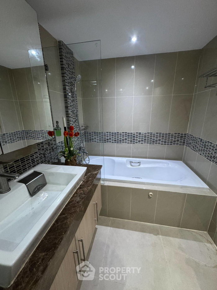 picture Studio Condo at Nova Ocean View Condominium close to Phratamnak (ID 2666368) - 6/10