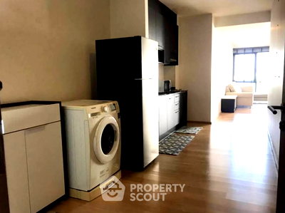 Condos for sale Phyathai 2 Hospital : 1-BR Condo at Noble Reflex near BTS Ari (ID 2650494)