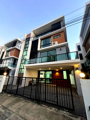 เช่าโฮมออฟฟิศ สนามบินสุวรรณภูมิ : MBR3 ​[เช่า] โฮมออฟฟิศ 4 ชั้น กิ่งแก้ว 19 ใกล้สุวรรณภูมิ (พร้อมเฟอร์ฯ 30 ที่นั่ง)