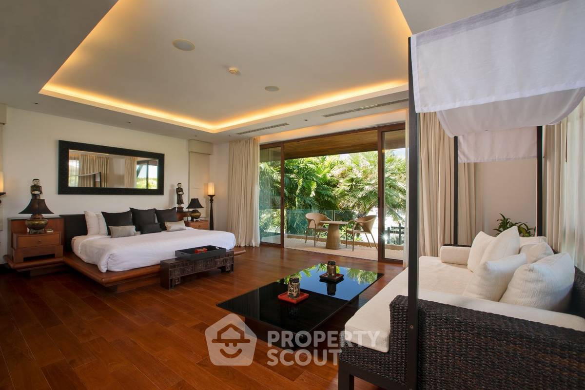 รูป วิลล่า 5 ห้องนอนที่รอยัลภูเก็ตมารีน่า  ชีวิตริมน้ำที่หรูหรา  ท่าจอดเรือที่ปล่อยคาร์บอนเป็นกลางแห่งแรกและแห่งเดียวในเอเชีย (ID 1164311) - รูปที่ 24/31