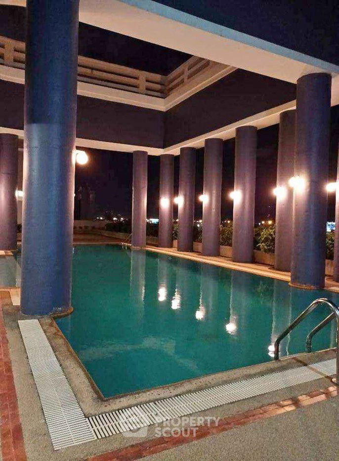 picture 2-BR Condo at Sun Palace Condominium in Bang Kapi (ID 2334324) - 1/9