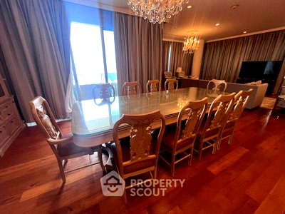 Condos for rent Surawong Road : 4-BR Condo at 185 Rajadamri near BTS Ratchadamri (ID 2511812)