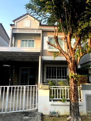 ทาวน์โฮมให้เช่า : RH024126 ให้เช่า ทาวน์โฮม 2 ชั้น สไตล์บ้านเดี่ยว at The Village Bangna Km.10 ใกล้ mega Bangna 