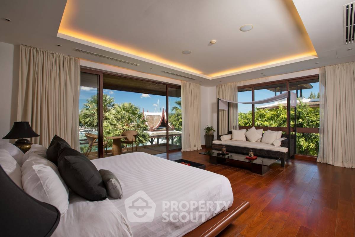 รูป วิลล่า 5 ห้องนอนที่รอยัลภูเก็ตมารีน่า  ชีวิตริมน้ำที่หรูหรา  ท่าจอดเรือที่ปล่อยคาร์บอนเป็นกลางแห่งแรกและแห่งเดียวในเอเชีย (ID 1164311) - รูปที่ 25/31