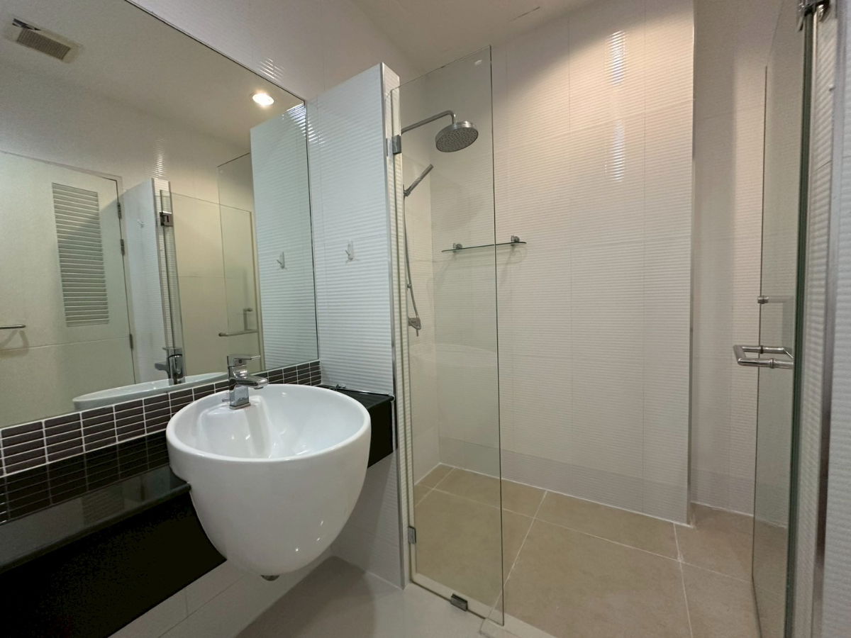 รูป ให้เช่า คอนโดห้องใหญ่ กว้าง 3 ห้องนอน บนถนนศรีนครินทร์ แยกกรุงเทพกรีฑา - รูปที่ 13/18