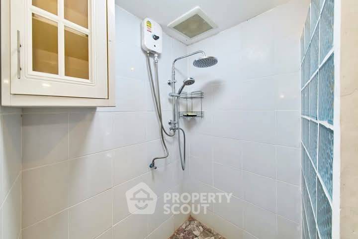 picture 3-BR Condo at Executive Residence II & IV close to Phratamnak (ID 2152515) - 7/24