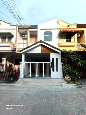 ทาวน์โฮม โรงเรียนนานาชาติร่วมฤดี วิทยาเขตอนุบาล : หมู่บ้านวรางกูล  ถนนเลียบคลองสองซอย 6  คลองสามวา  ตกแต่งรีโนเวทใหม่ ทำเลดี แต่งสวยพร้อมอยู่ มีเฟอร์นิเจอร์