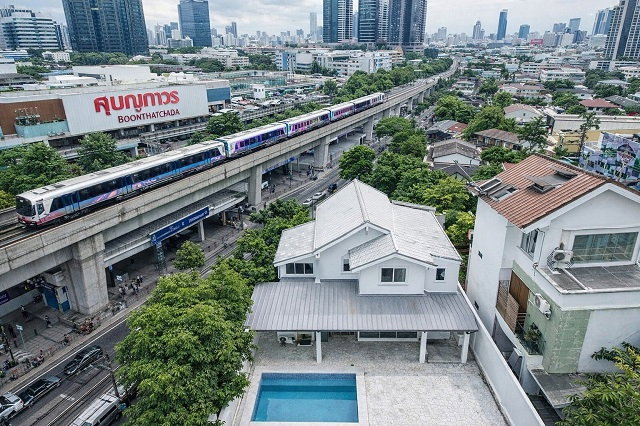 รูป MRT สุทธิสาร 900ม. 5นอน ห้วยขวาง ถนนรัชดาภิเษก Pool Villa หลังใหญ่ 90ตร.ว. 500ตร.ม. หรูใหม่ พร้อมสระว่ายน้ำ จดทะเบียนบริษัทได้ - รูปที่ 2/8