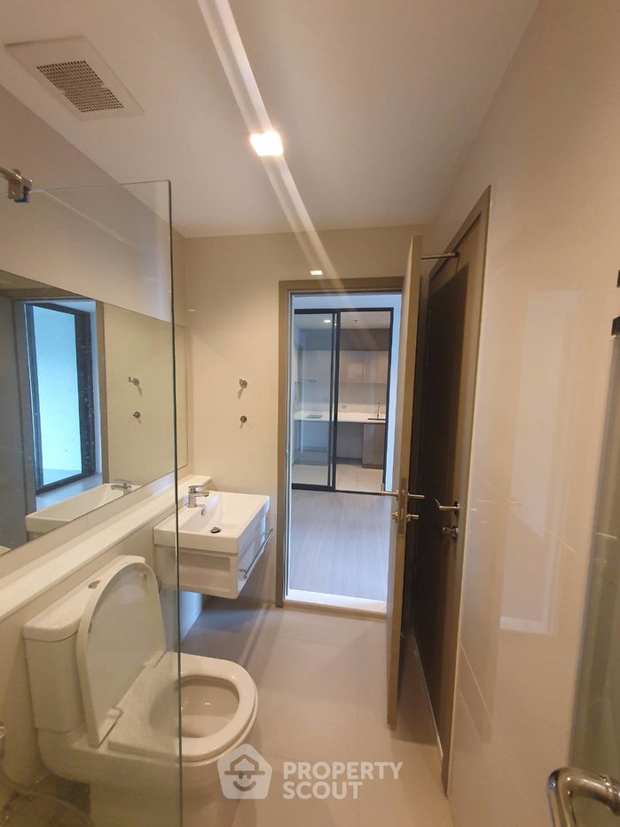 picture 1-BR 36 Sqm, 23rd-Floor Condo At Life Asoke - Rama 9, 300m To MRT Phra Ram 9 (ID 1785941) - 7/11