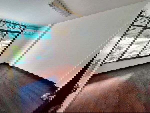 รูป ให้เช่าน์โฮมออฟฟิต3ชั้นซอยอารีย์ใกล้BTSอารีย์ดทะเบียนออฟฟิศได้ พื้นที่ 50ตรวใช้สอย270ตรม 4 ห้องนอน 3 ห้องน้ำ 4  แอร์ 4-5  ที่จอดรถ - รูปที่ 6/9