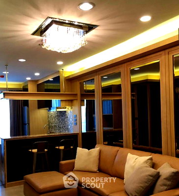 เช่าคอนโด โรบินสัน บางรัก : คอนโด 1-ห้องนอน ที่ ริธึ่ม สาทร ใกล้ BTS สะพานตากสิน (ID 2427347)