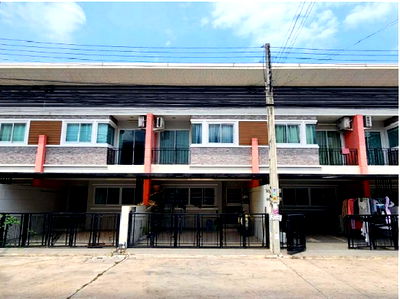 Townhouses for sale Bang Lamung Chonburi : FOR SALE  TOWNHOUSE PROPERTY  2200000 BAHT.