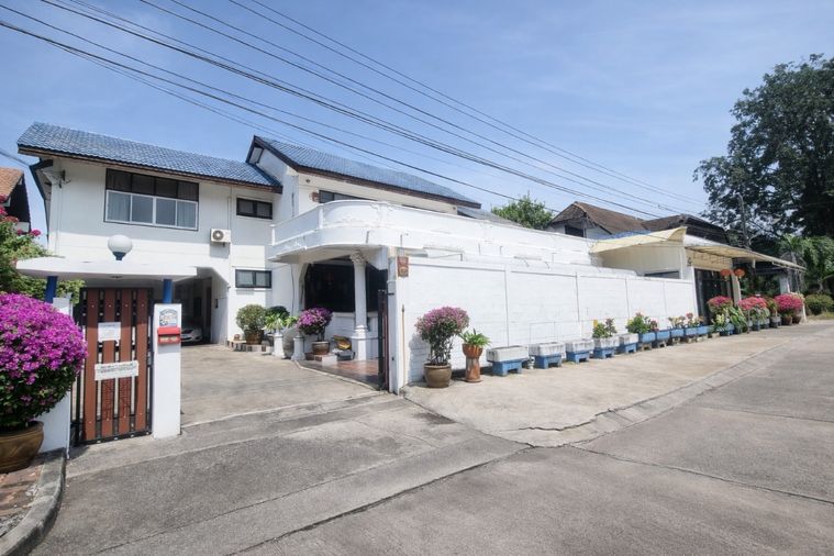6-bed house for sale, 204 sq wah, Ratchathinnamai Village