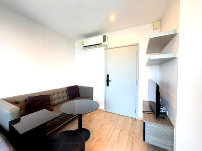 Condos for rent : 10K 🔥 [For Rent] Condo near BTS Pho Nimit | Ideo Sathorn–Thaphra | High floor, open and airy view, fully furnished