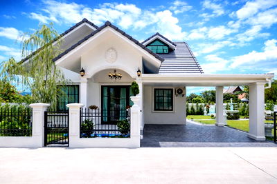 บ้านเดี่ยว หางดง เชียงใหม่ : ขายบ้านเดี่ยว 1 ชั้นสไตล์อังกฤษ ชาคริราห์วิลล์ ทำเลดี เดินทางสะดวก ใกล้แกรนด์แคนยอน เชียงใหม่