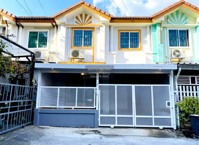Townhouses for sale Chonburi : For Sale Townhouse/Townhome  , Prukasa Ville Petchkasem-Phutthamonthon Sai 4 , Krathum Lom , Sam Phran , Nakhon Pathom , CX-147010 ✅ Live chat with us ADD LINE @connexproperty ✅