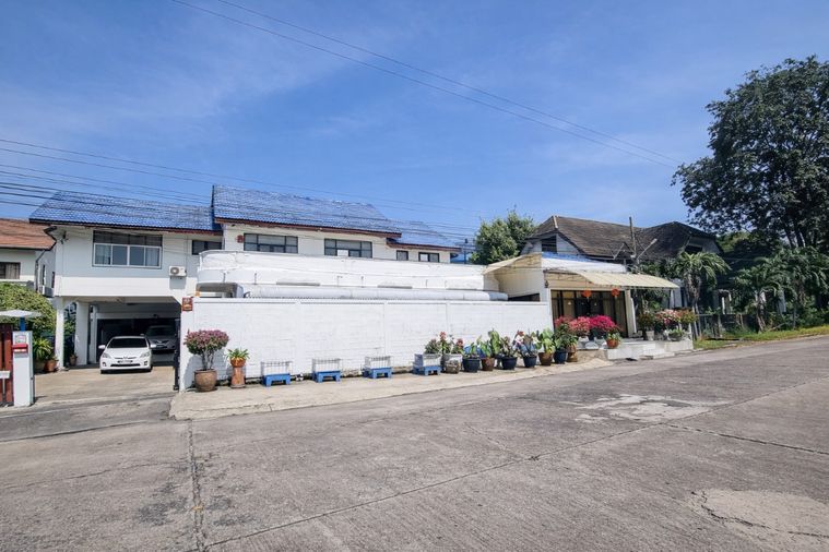 6-bed house for sale, 204 sq wah, Ratchathinnamai Village