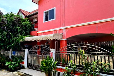 Townhouses for sale Phuket : FOR SALE  TOWNHOUSE PROPERTY  2700000 BAHT.