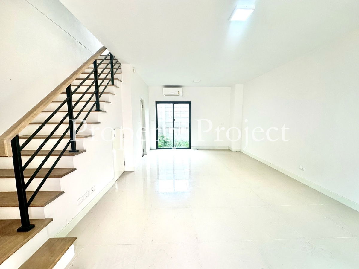 รูป ขาย ทาวน์โฮม 3 ชั้น บ้านกลางเมือง สุขุมวิท-อ่อนนุช - รูปที่ 5/13