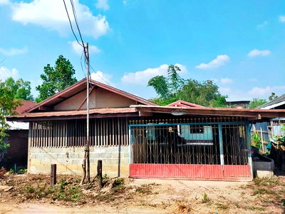 Houses for sale Det Udom Ubon Ratchathani : FOR SALE  HOUSE PROPERTY  600000 BAHT.