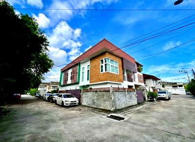 Houses for rent โลตัสเอ็กเพลส(สุทธิสาร) : For Rent: Corner Detached Home with Home Office Design | Vibhavadi 20 | Prime City Location Suitable for Residence or Private Office