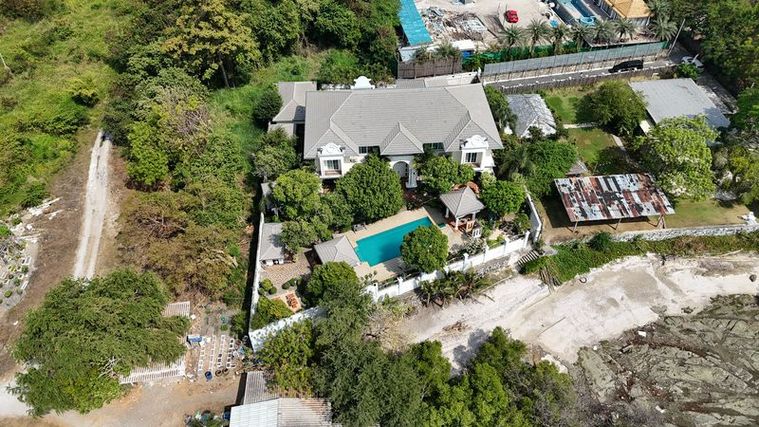 ขายบ้านเดี่ยวสุดหรู ติดทะเล บางแสน ใกล้แหล่งท่องเที่ยวเมืองชลบุรี