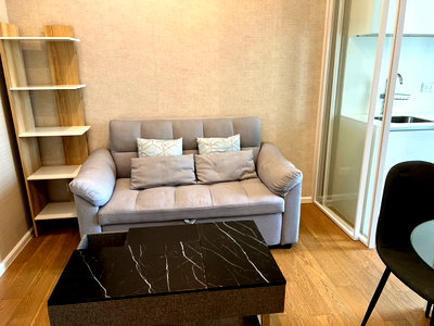 Condos for rent : Rent The Saint Residences Condo 1-Bed Floor 14 nice room