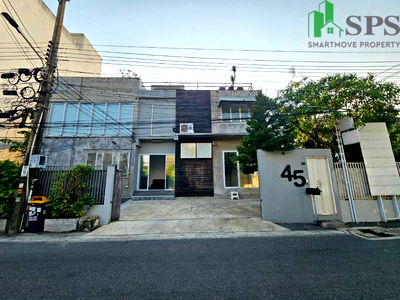 Home office for rent BTS Punnawithi : Home Studio Office Sukhumvit 101/1 for RENT (SPSP644)